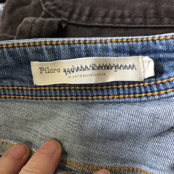 ⭐️Pilcro Distressed Boyfriend Jeans Size 30 - Picture 3 of 8